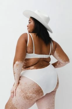 Monique Morin Frisson White Lace Lingerie Set Lingerie Sets